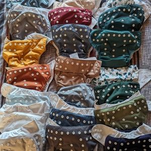 21 Nora's Nursery Cloth Diapers plus inserts